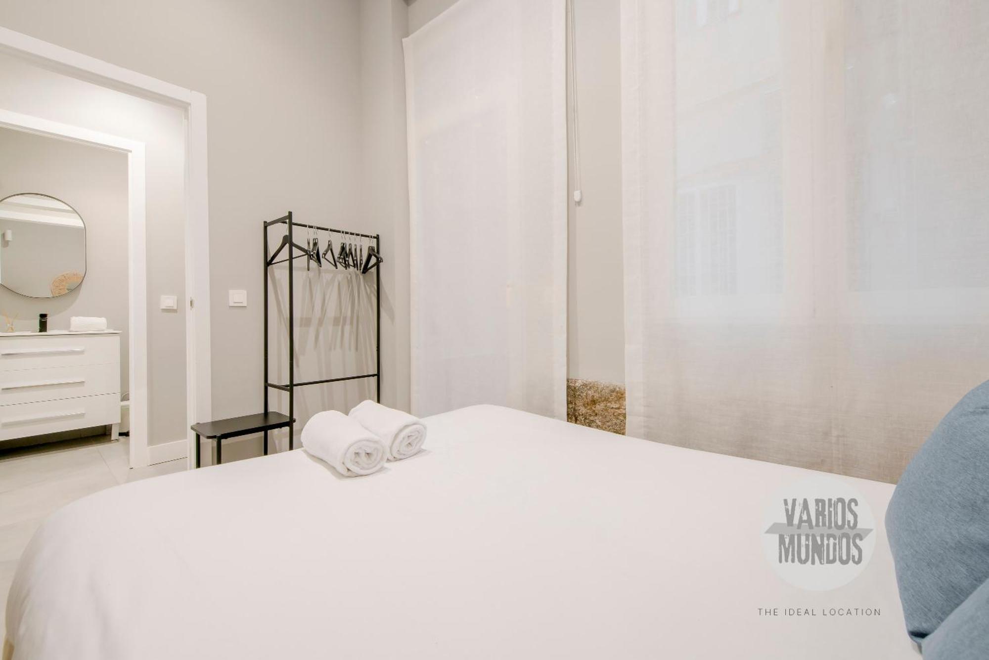 Las Letras A Tus Pies Para 7 En San Pedro 26 Gl Madrid Exterior photo
